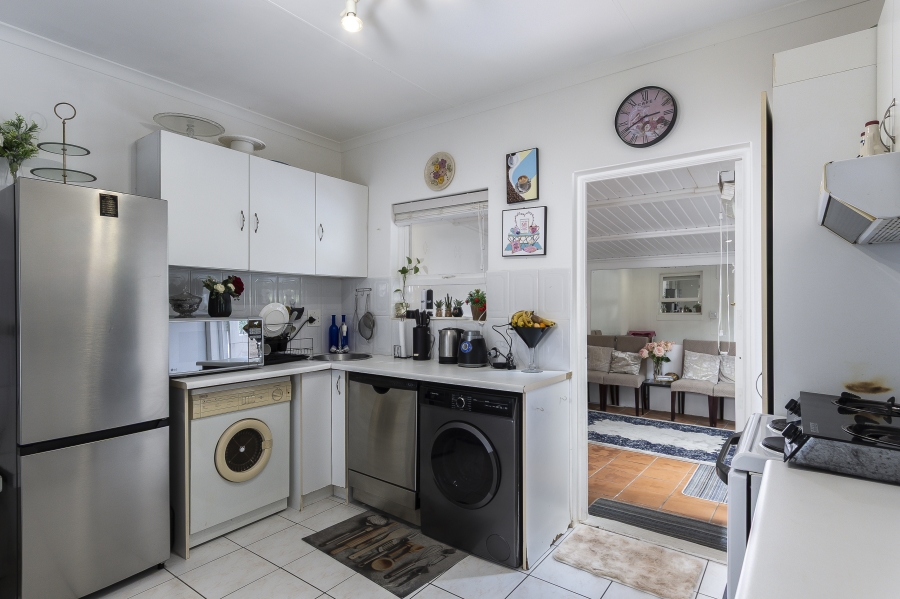 1 Bedroom Property for Sale in Dobson Western Cape